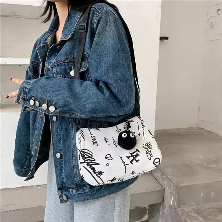 m038, Shoulder bag, cool teenager, black and white graffiti pattern