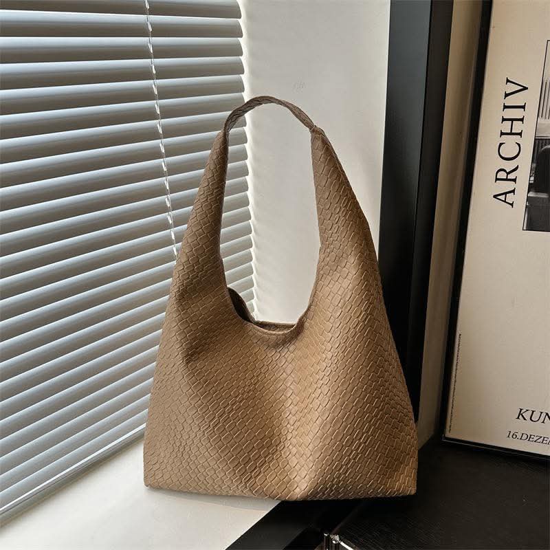C76, tote bag
