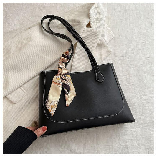 C93, Large bag women's large capacity bag 2025 new high-end niche shoulder bag college student commuting tote bag