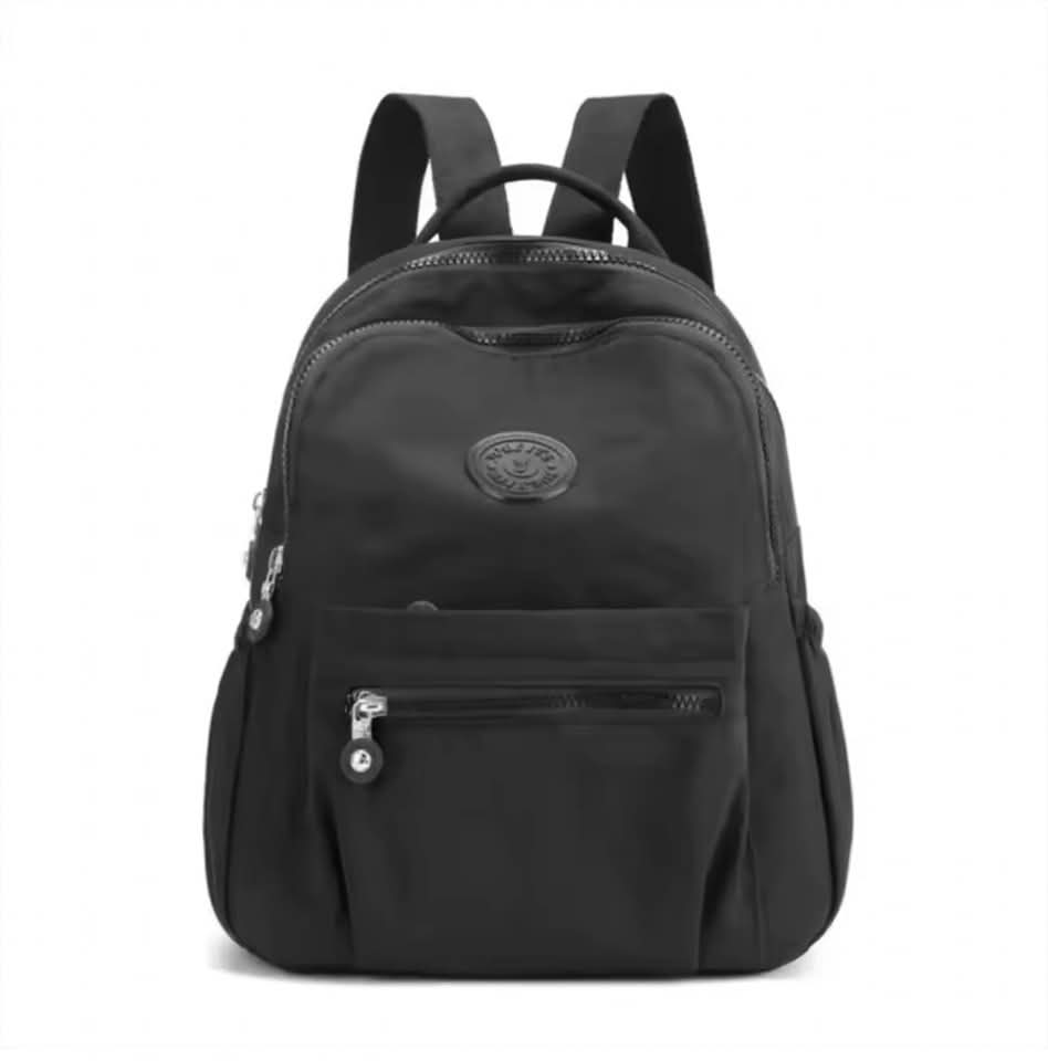 B10,စမတ်ကျ‌သောအိတ်‌ဒီဇိုင်းလေး၊ သယ်သွားရန်လွယ်ကူပြီး ခရီးသွားတဲ့အခါသင့်တော်ပါတယ် ၊ အလေးမများသောကြောင့် ခန္ဓာကိုယ်ပင်ပန်းမှုမရှိစေနိုင်ပါဘူးရှင့် 🥰