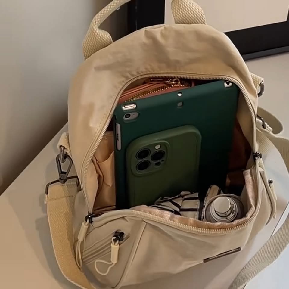 B37 Two way backbag, နေ့စဉ်ပေါ့ပေါ့ပါးပါးလွယ်လို့ရပြီး backpack အနေနဲ့ရော ဘေးလွယ်အနေနဲ့ရော သုံးလို့ရတဲ့ ကျောပိုးအိတ်လေး/ခရီးသွားတဲ့ အခါလည်း ကိုယ့်ရဲ့ တစ်ကိုယ်ရည်သုံး ပစ္စည်းလေးတွေလည်း ဆန့်ပါတယ်ရှင့်(အိတ်လေးက preorder မှာထားလို့ရပါတယ်ရှင့်)