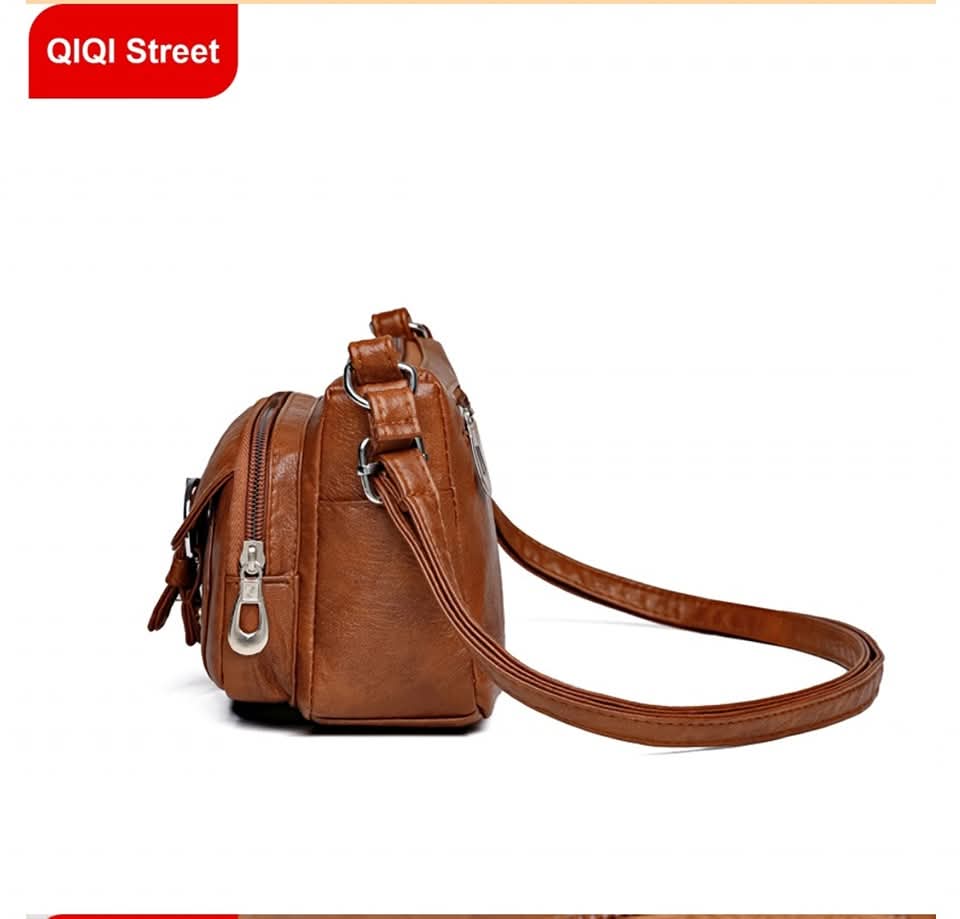 A22,Daily အနေနဲ့ သုံးလို့အဆင်ပြေတဲ့ leather အိတ်လေးပါရှင့်၊ ရေစိုခံ PU leather နဲ့ ပြုလုပ်ထားပြီး နေ့စဉ်သုံးဖို့အတွက် ခိုင်ခံ့ပြီး ကြာရှည်ခံပါတယ်၊ ပေါ့ပါးတဲ့အိတ်  🥰